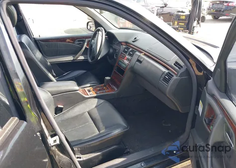 2000 Mercedes-Benz E 320 из США, поврежденный, VIN WDBJF65J8YB140156